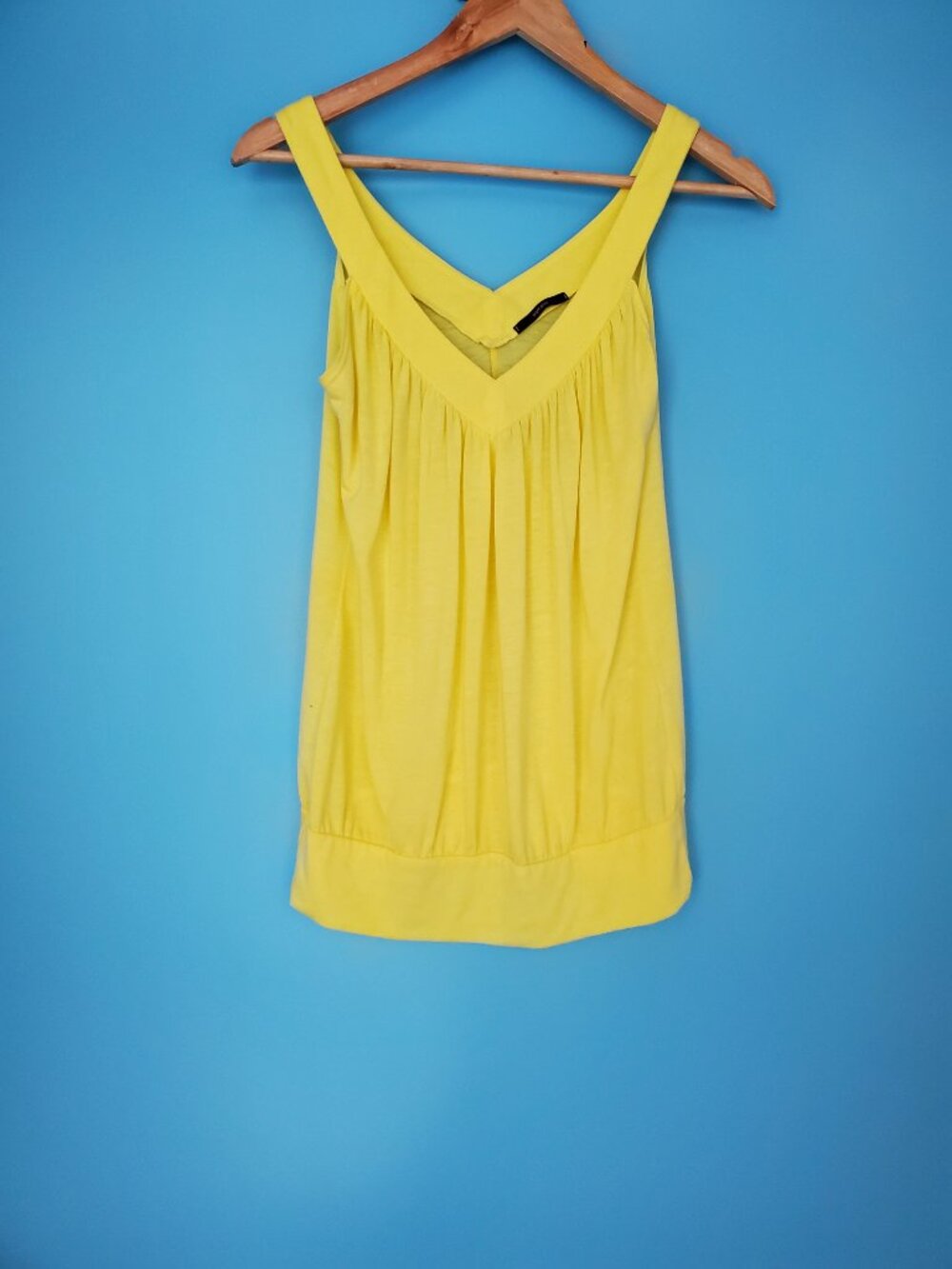 Soprano Blouse Size Small V-Neck Sleeveless Yellow